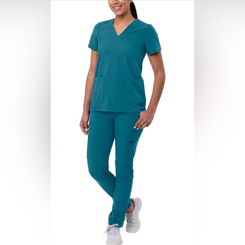 Adar Scrub Set
